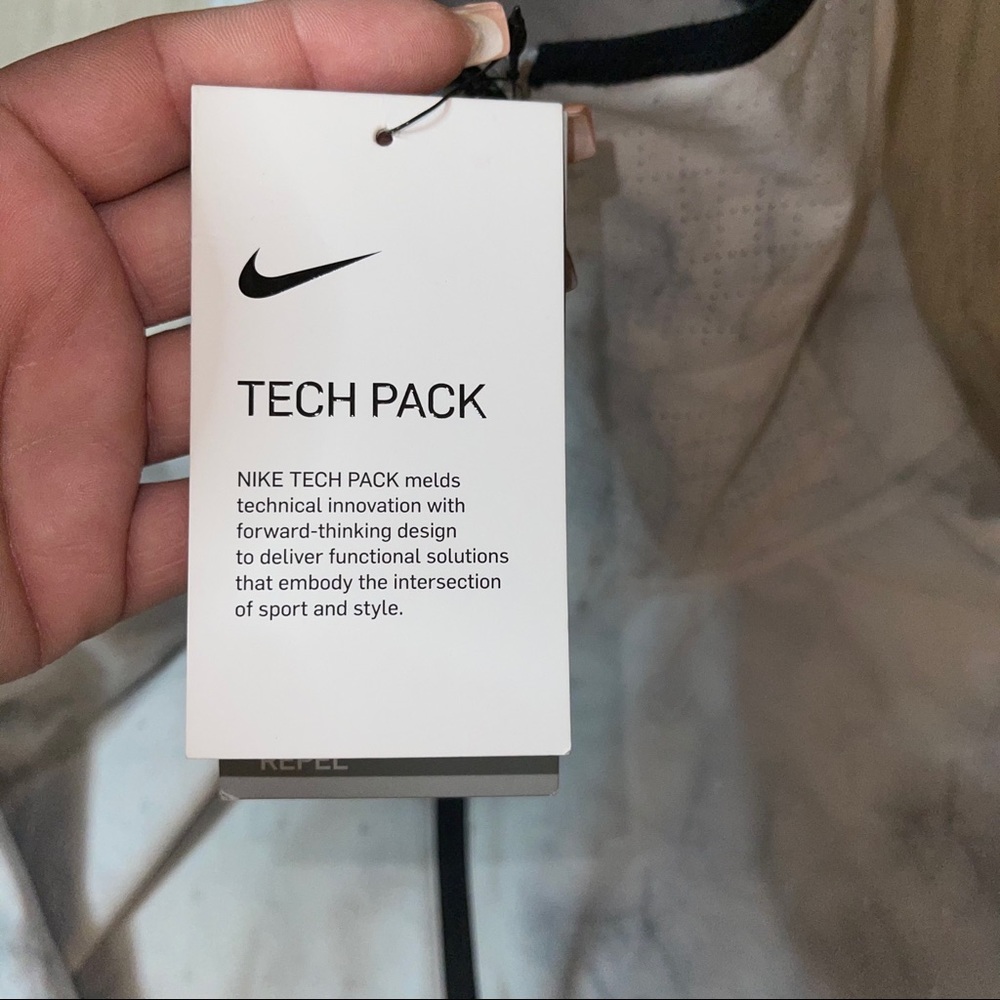 Nike Tech Pack Lightweight Jacket - Picture 6 of 7